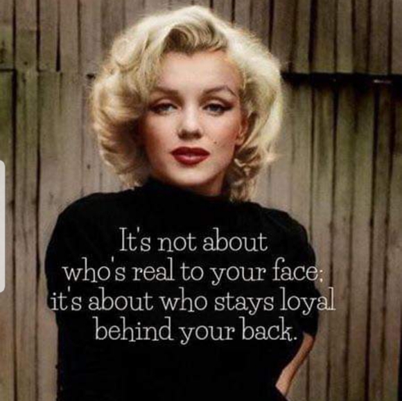 Meet your Posher, Claudia - Picture 2 of 2